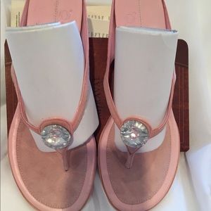 Pink Slides Sandal Thong 7M Kitten Heel w/ Gem